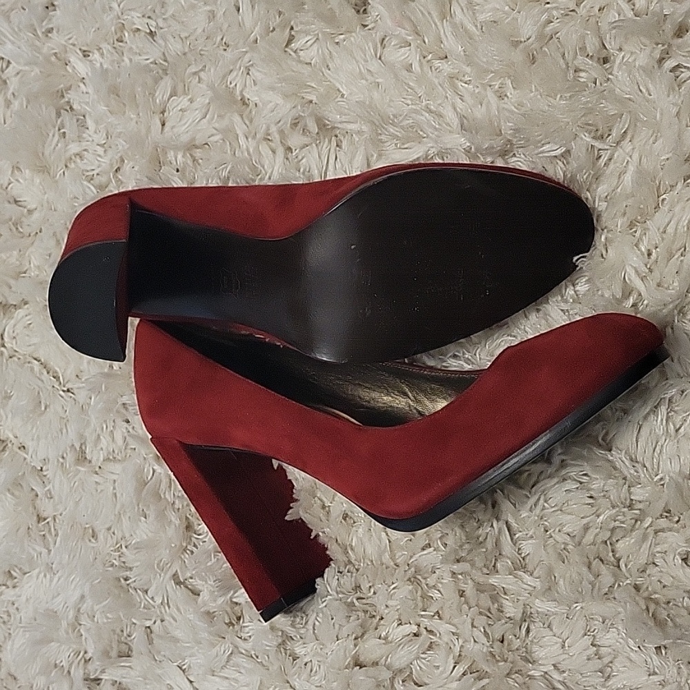 Stuart Weitzman - Picture 2 of 6